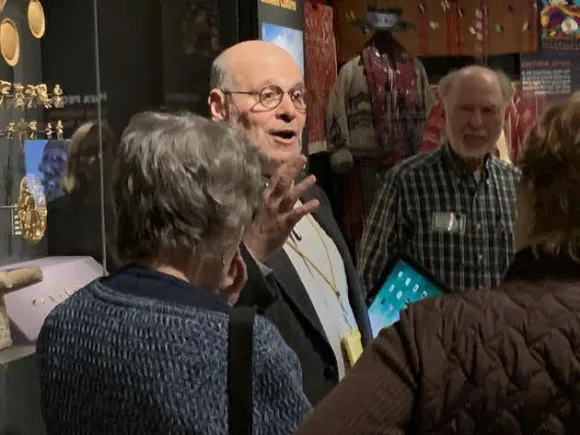 Member Leading Tour of Penn Museum Gallery